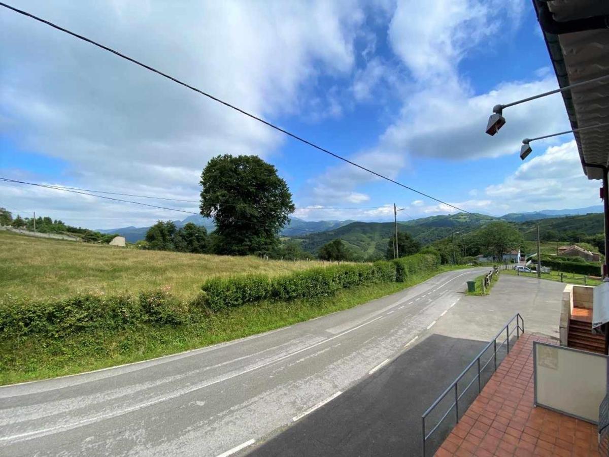 BimenesCasa Noval Zona Rural En El Centro De Asturiasアパートメント エクステリア 写真